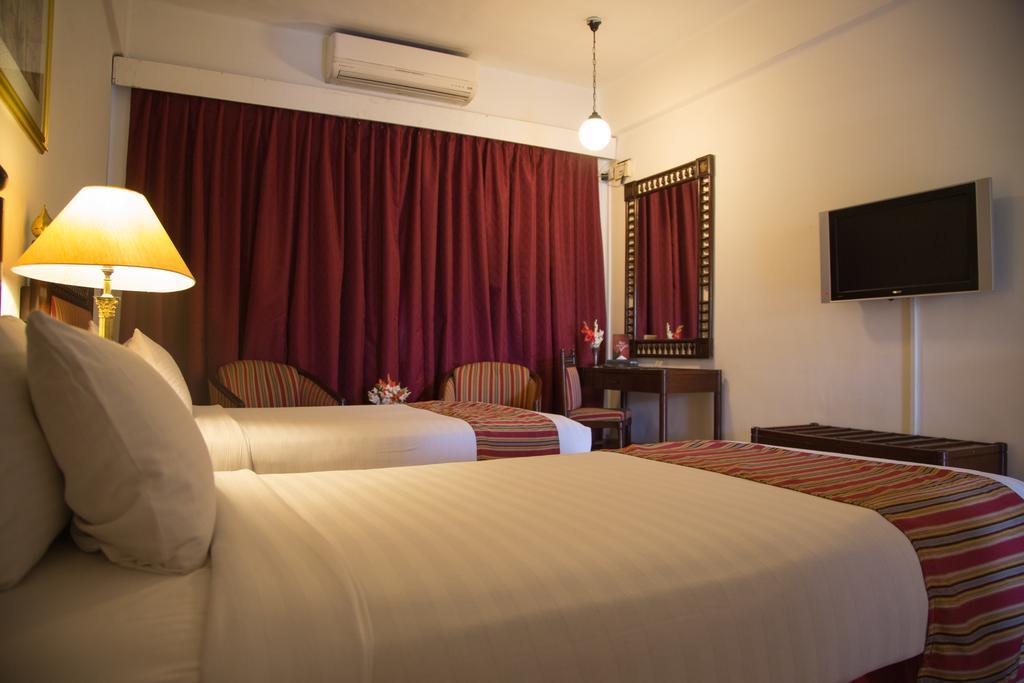 Beach Luxury Hotel Karachi Exterior photo