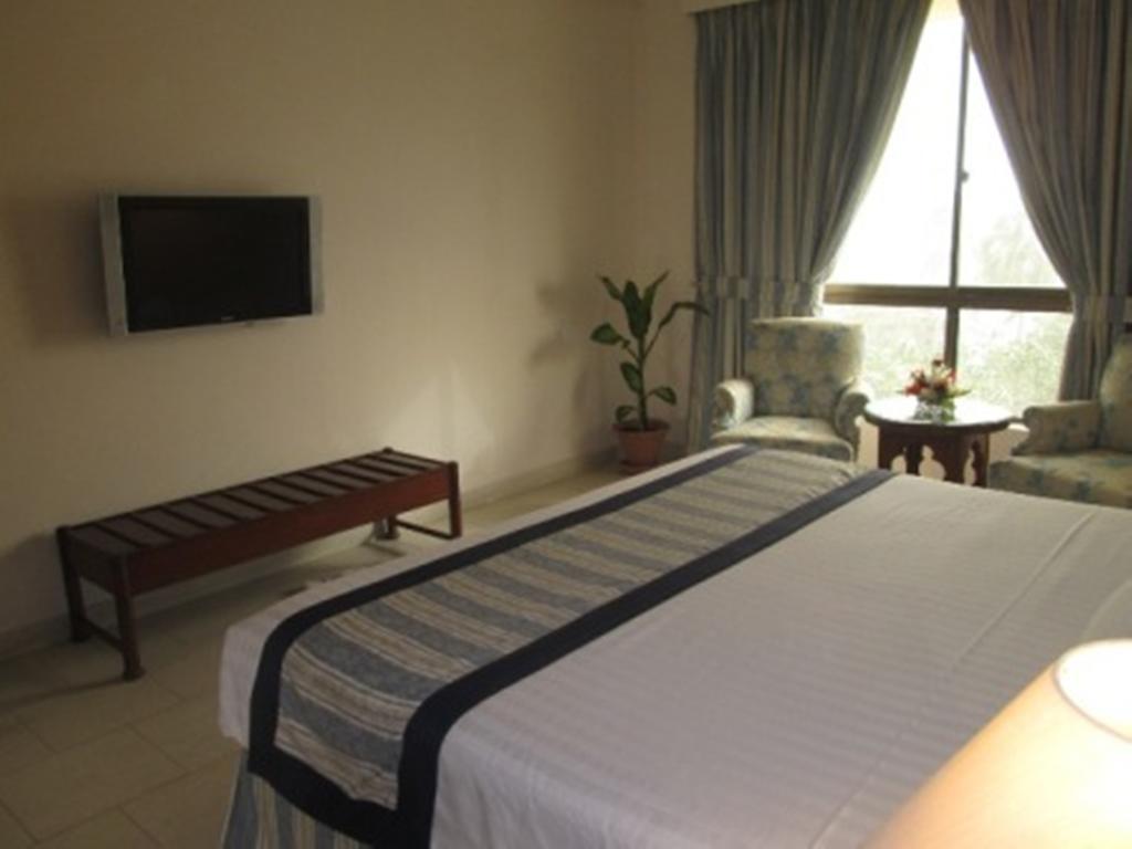 Beach Luxury Hotel Karachi Exterior photo